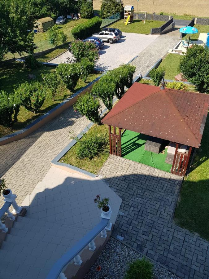 Hibiskus Appartementhaus Cserszegtomaj Exterior photo
